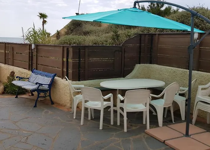 Les Pieds Dans Le Sable Agde