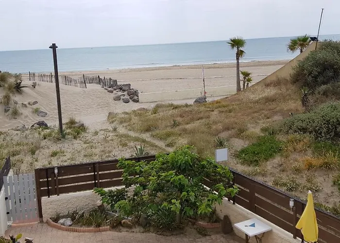 Les Pieds Dans Le Sable *